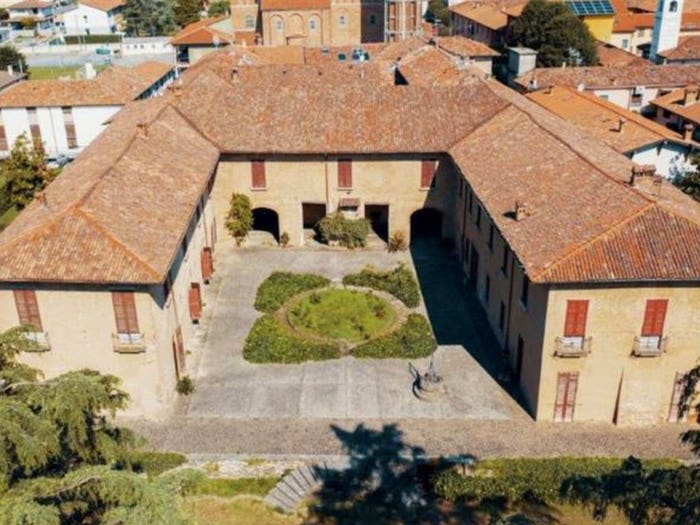 Casa con 6 locali in vendita in Via Camillo Zoja, Grezzago