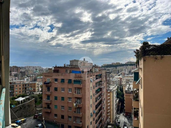 Appartamento con 5 locali in vendita in Via Remigio Zena, Marassi, Genova