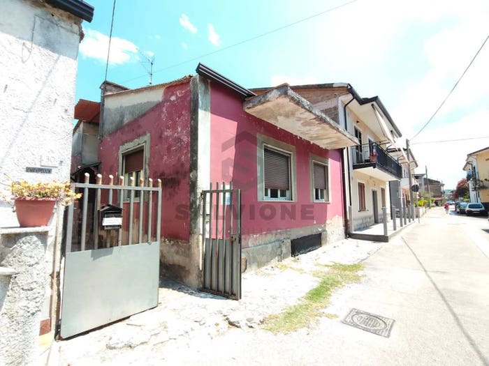 Casa quadrilocale in vendita in Via Solferino, Telese Terme