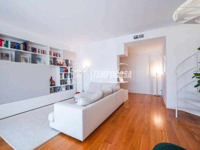 Appartamento trilocale in vendita in Via broni, Vigentino Fatima, Milano