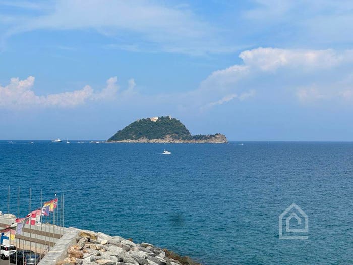 Appartamento trilocale in vendita in Viale Daniel Hanbury, Muretto di Alassio Stazione Corso Marconi, Alassio