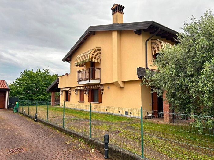 Casa con 6 locali in vendita in Via Enrico Fermi, San Valentino, Fiumicello Villa Vicentina