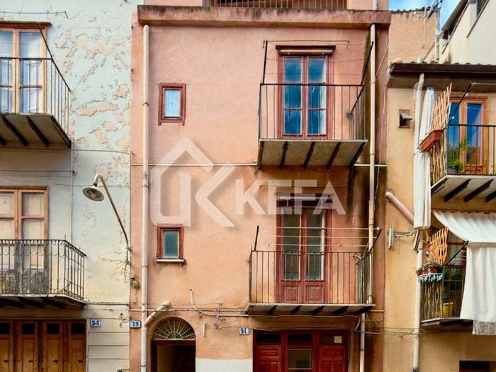 Casa quadrilocale in vendita in via Abruzzo, Castelbuono