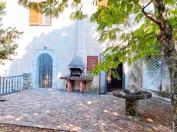 Casa quadrilocale in vendita in Strada Vicinale Macello e Mola di Rio, Gallinaro