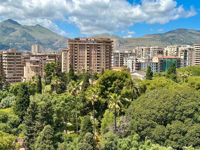 Appartamento con 6 locali in vendita in Via Montepellegrino, Montepellegrino, Palermo