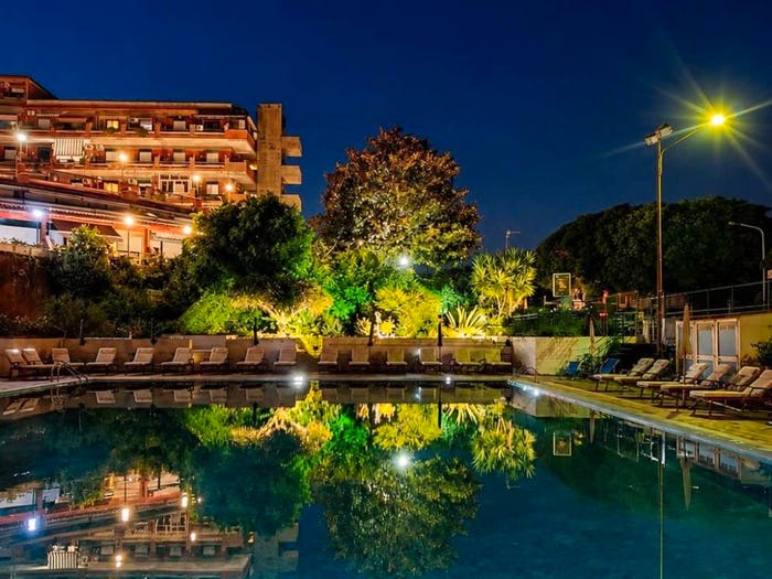 Appartamento trilocale in vendita in via pietre nere, Porticato, GiardiniNaxos