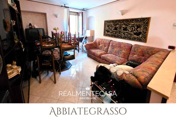 Appartamento trilocale in vendita in Viale Giuseppe Mazzini, Abbiategrasso