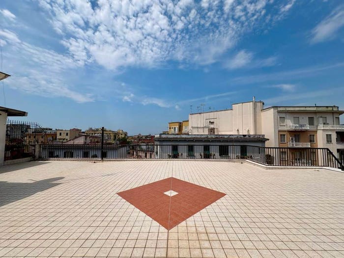 Appartamento con 5 locali in vendita in Via Gian Lorenzo Bernini, Vomero, Napoli