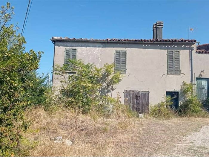 Casa con 6 locali in vendita in Saludecio