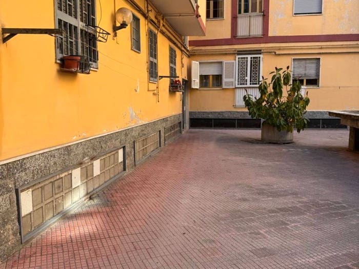 Appartamento trilocale in vendita in Viale delle Nebulose, Secondigliano, Napoli