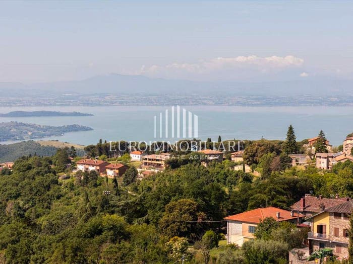 Casa quadrilocale in vendita in Via dei Pini, Castel Rigone, Passignano sul Trasimeno