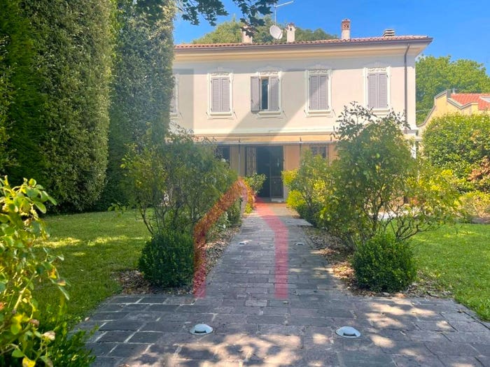 Casa con 6 locali in vendita in via Giorgio Regnoli, Centro Storico, Forlì