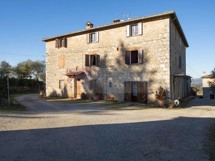 Casa con 6 locali in vendita in Strada di Bracciano, Monteriggioni