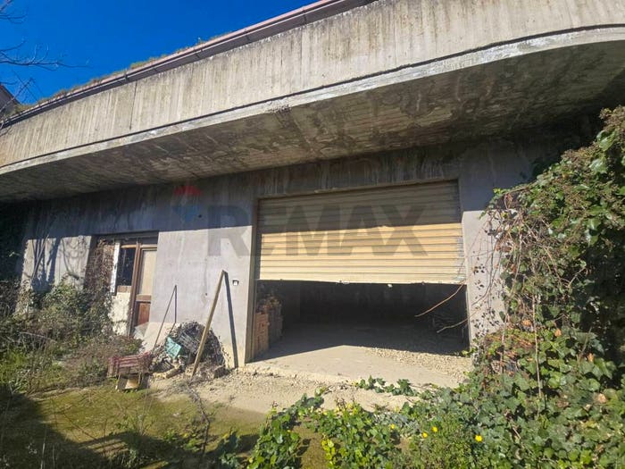 Casa con 6 locali in vendita in Contrada Vallemerlo, Francavilla al Mare
