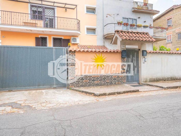 Casa quadrilocale in vendita in Via Orotelli, Rocca Cencia, Roma