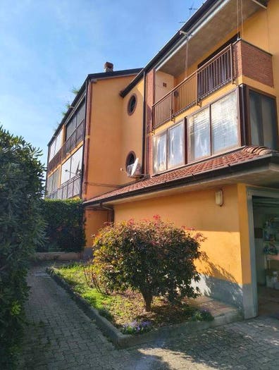 Appartamento trilocale in vendita in Via Grugnetto, Vairano, Vidigulfo