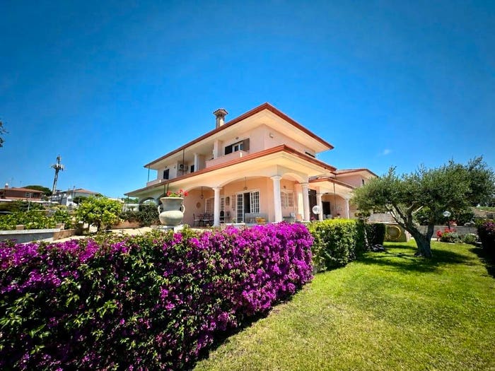 Casa con 5 locali in vendita in Via delle Naiadi, Villa Claudia, Anzio