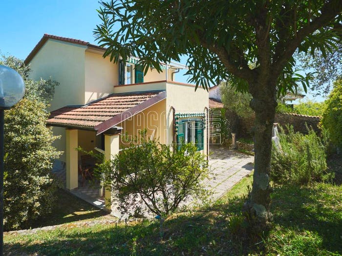 Casa con 6 locali in vendita in Via della Libertà, Guercio, Arcola