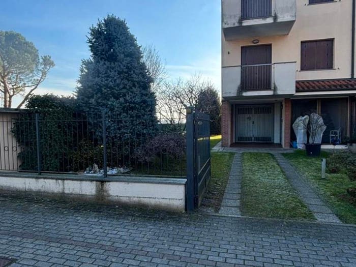 Casa quadrilocale in vendita in Via dei Ciliegi, Vigano, Gaggiano