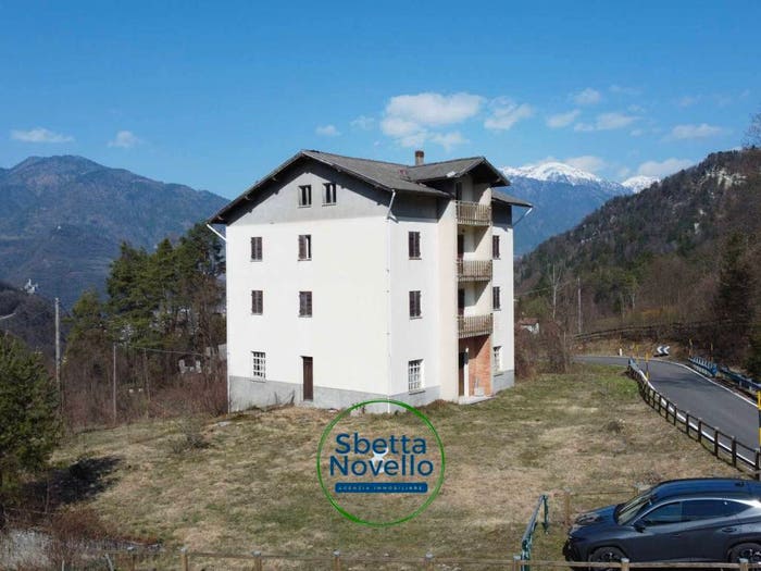 Casa con 6 locali in vendita in Strada Provinciale della Valle di Sella, Borgo Valsugana