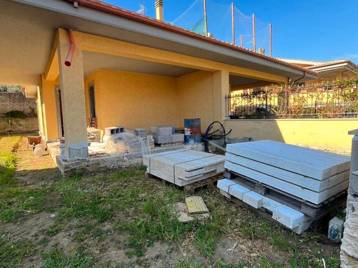 Casa quadrilocale in vendita in Via Visano, Valle Muricana, Roma