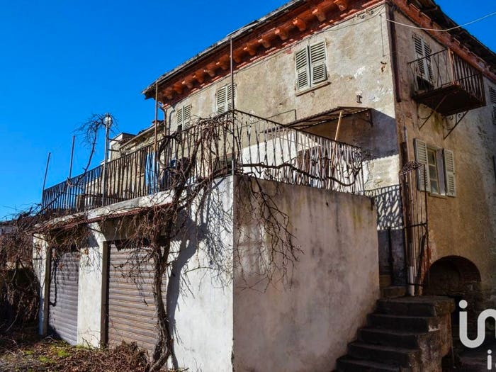 Casa con 6 locali in vendita in Piazza Santa Caterina, Bormida Genepro, Cengio