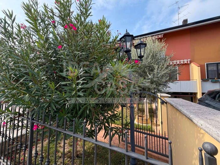 Casa con 5 locali in vendita in Centro, Mirandola
