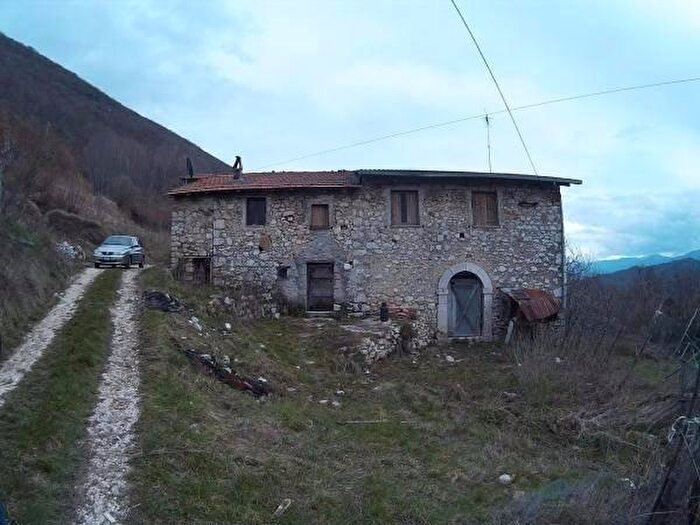 Casa quadrilocale in vendita in Sp, Pescorocchiano