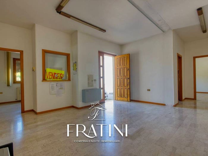 Appartamento con 6 locali in vendita in Via Gran Sasso, Ancarano
