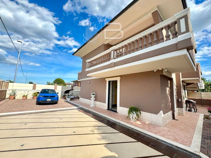 Casa con 6 locali in vendita in Via Maggio, Chiesina Uzzanese