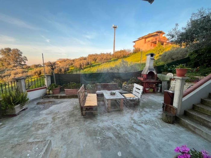 Appartamento con 5 locali in vendita in Via Pignatara, Centro, Cappelle sul Tavo