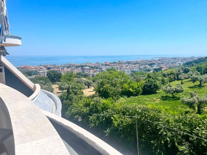 Casa con 6 locali in vendita in Strada Zanni, Colle del Telegrafo Colle Scorrano, Pescara