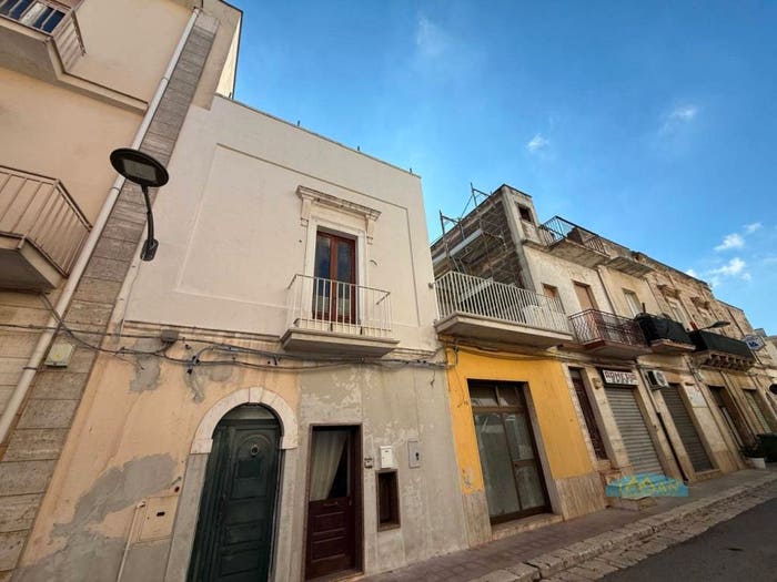 Casa trilocale in vendita in Via Regina Elena, San Michele Salentino