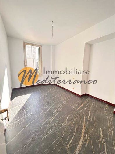 Appartamento trilocale in vendita in Via Romana, Centro, Bordighera