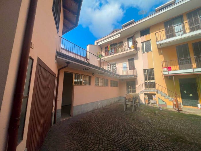 Casa con 6 locali in vendita in Piazza dell'Olmo, Centro, Boves