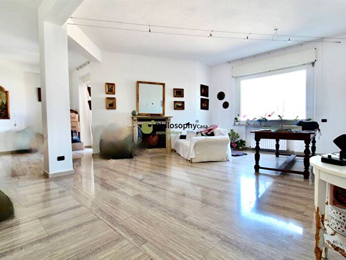 Appartamento con 5 locali in vendita in Via Vittorio Veneto, Borgo Rodi, Ancona