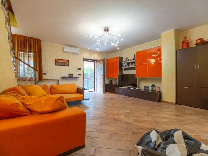 Casa con 6 locali in vendita in Via Enrico Berlinguer, San Valentino in Abruzzo Citeriore