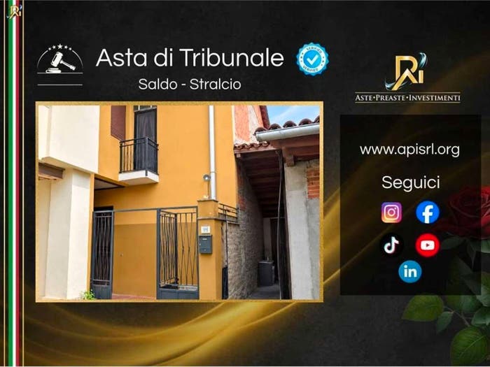 Casa quadrilocale in vendita in Via Vittorio Veneto, Camburzano