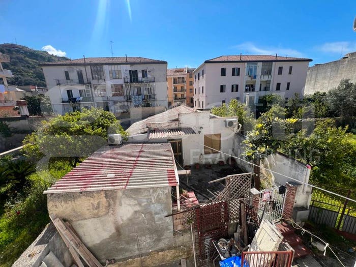 Casa trilocale in vendita in VICO TERZO MARGHERITA, Centro, Amantea
