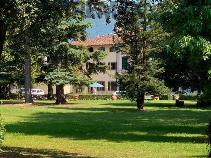 Casa con 6 locali in vendita in Montale
