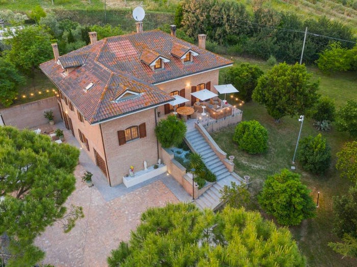 Casa con 6 locali in vendita in Via Nevola, Corinaldo