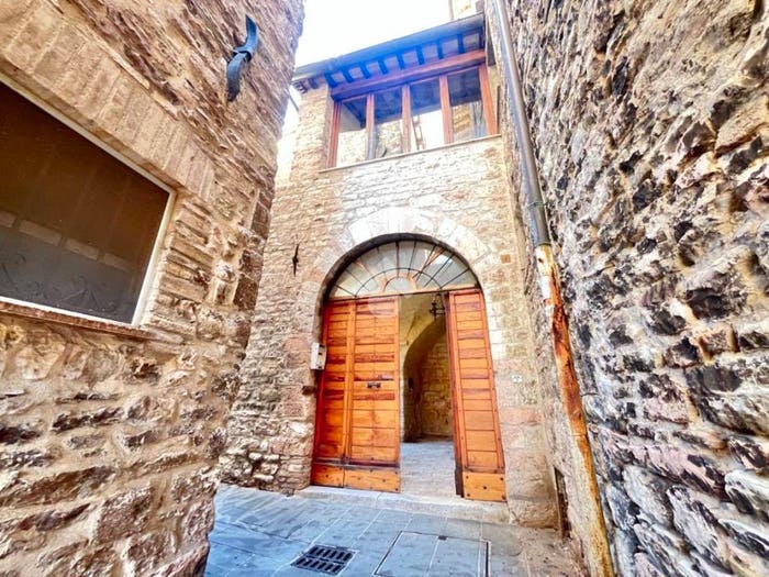 Casa con 6 locali in vendita in Via Francalancia, Centro Storico, Assisi