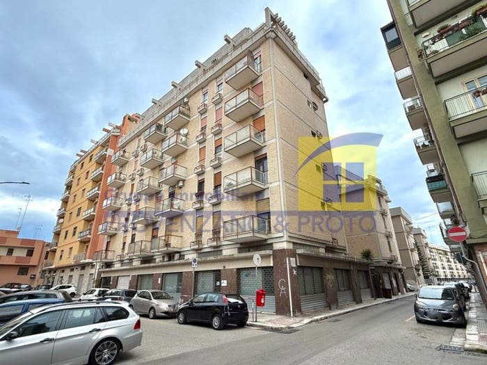 Appartamento quadrilocale in vendita in Via Imperatore Costantino, Commenda, Brindisi