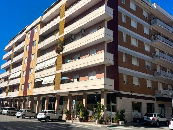 Appartamento quadrilocale in vendita in Piazza della Libertà, Centro, Pineto
