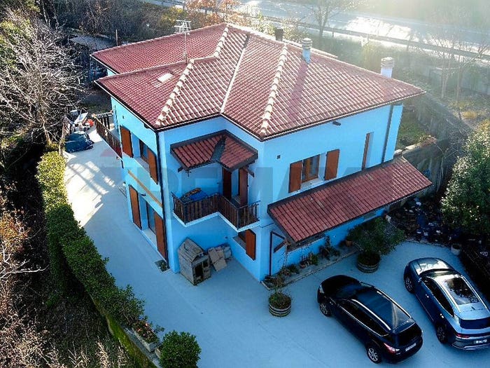 Casa quadrilocale in vendita in Pianico
