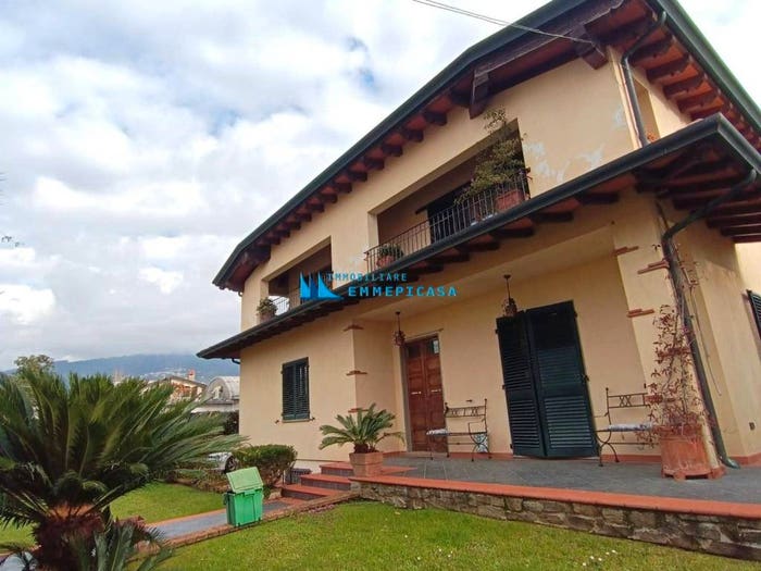 Casa con 6 locali in vendita in Via Acquala, Debbia Cervaiolo, Montignoso