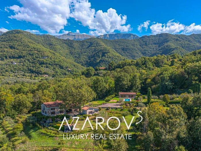 Casa con 6 locali in vendita in Piazza Europa, Centro, Bagnone