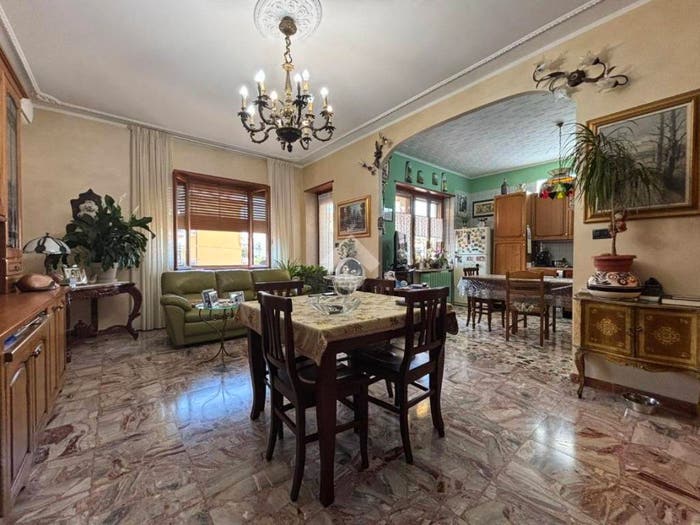 Appartamento con 5 locali in vendita in Via beinasco, Centro, None