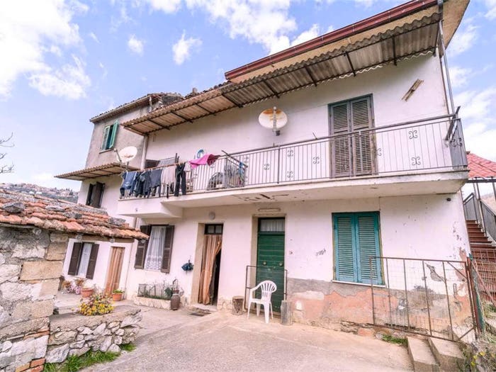 Casa con 6 locali in vendita in CONTRADA FONTANA, Torre Cajetani