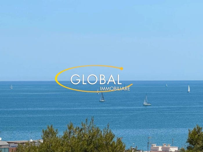 Appartamento trilocale in vendita in Collemarino, Ancona